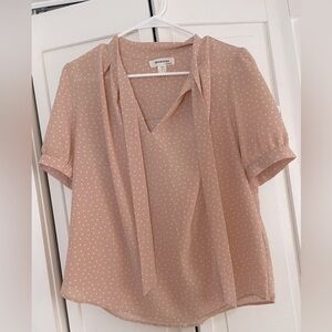 Final Price 🌳 Polka dot V neck business casual top